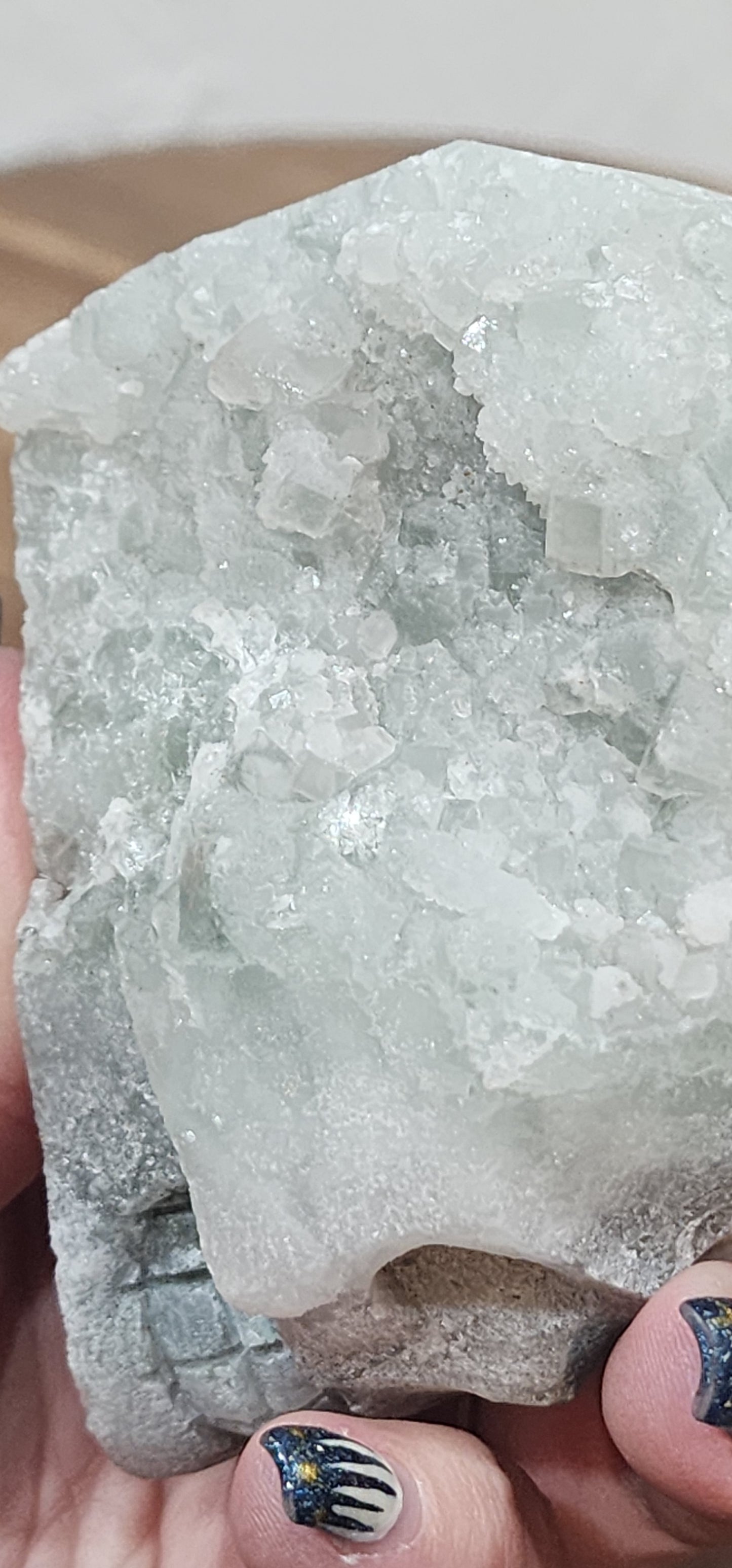 Flourite with quartz skull