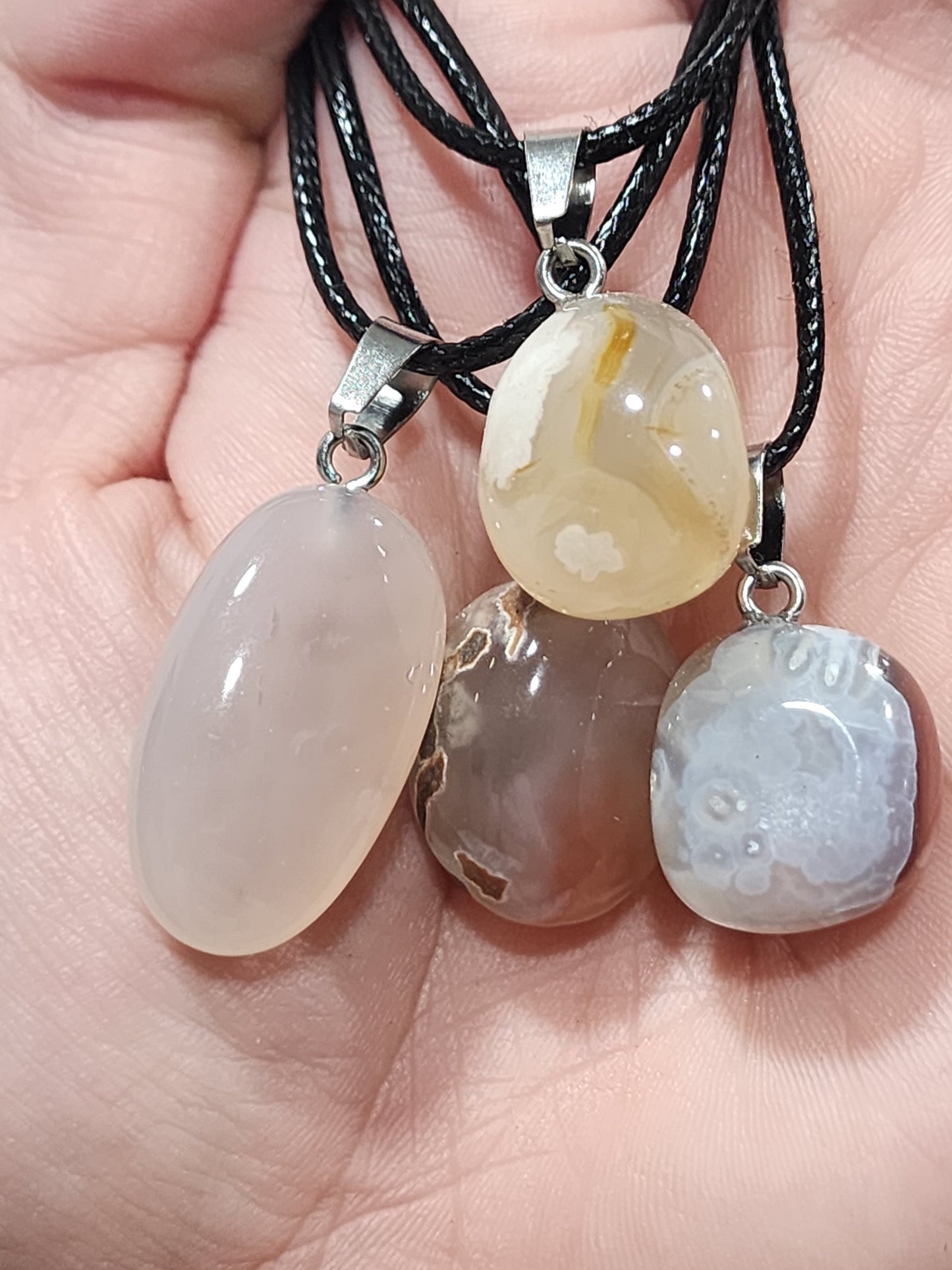Flower agate necklace