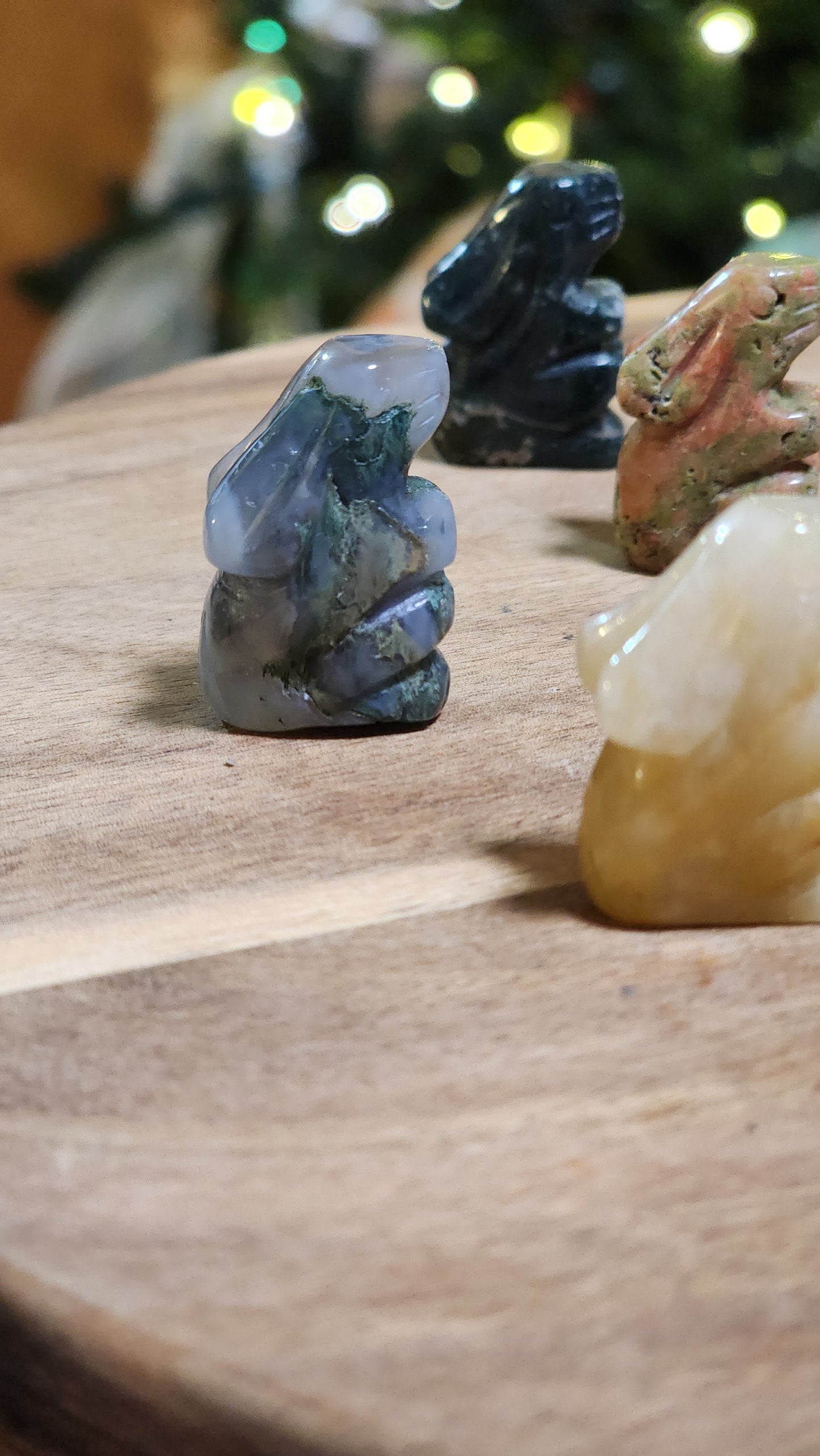 Mini rabbit carving