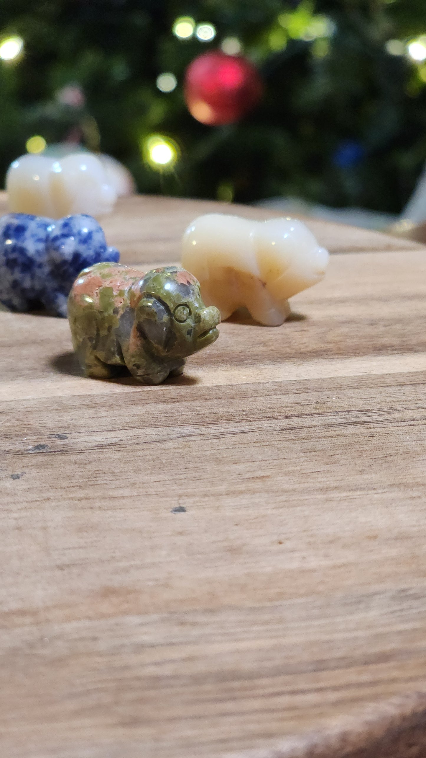 Mini pig carving