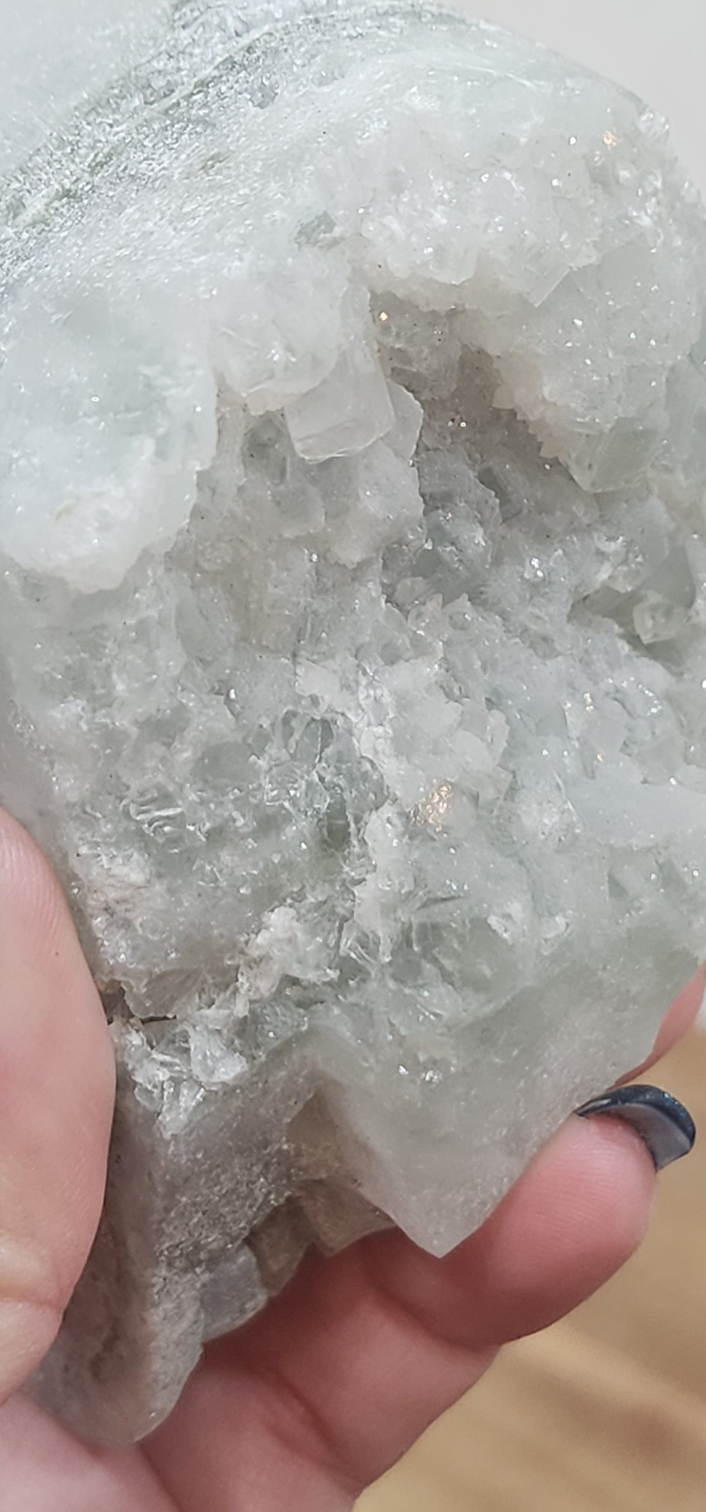 Flourite with quartz skull