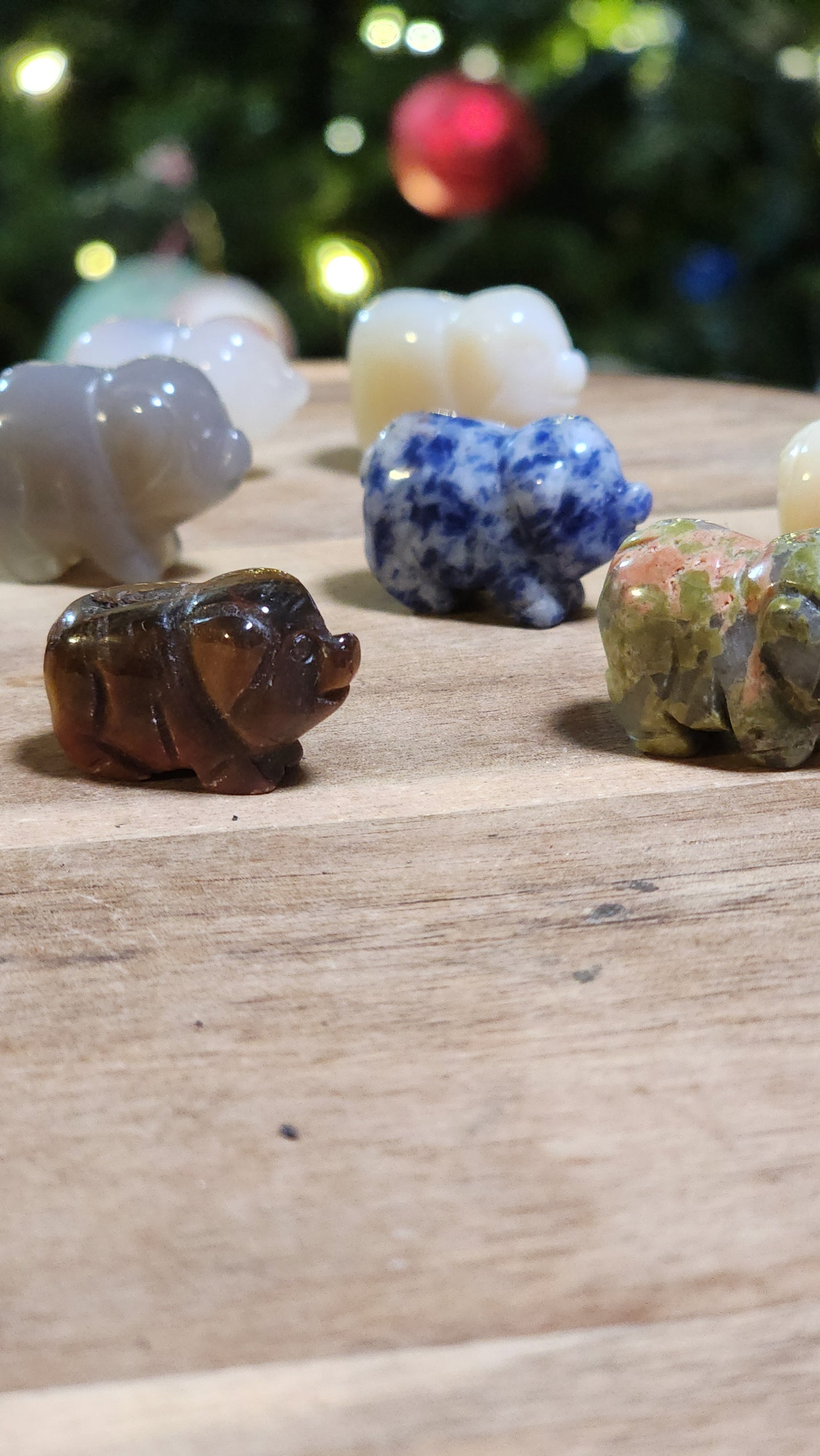 Mini pig carving