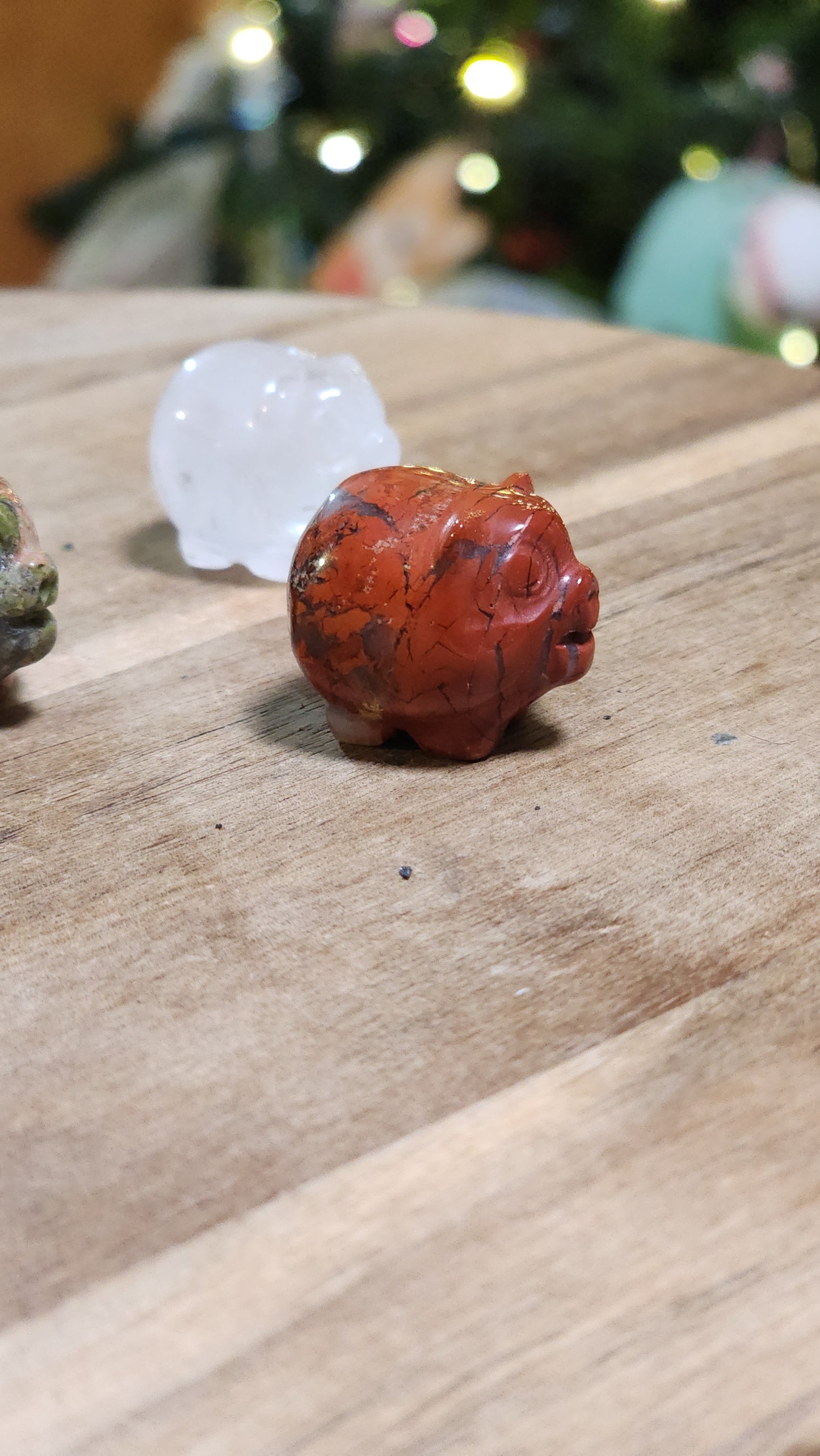 Mini pig carving