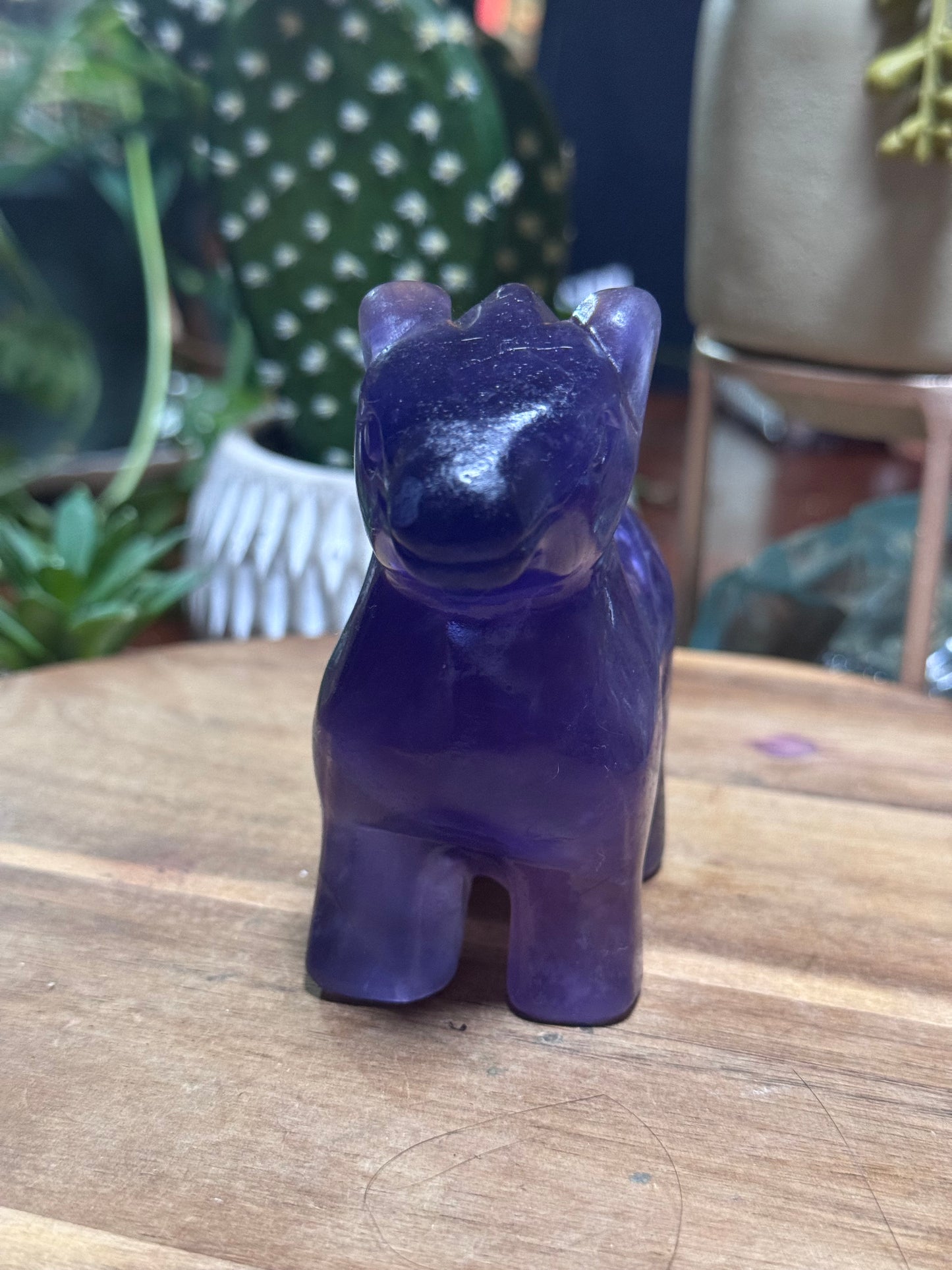 Fluorite horse with pink UV
