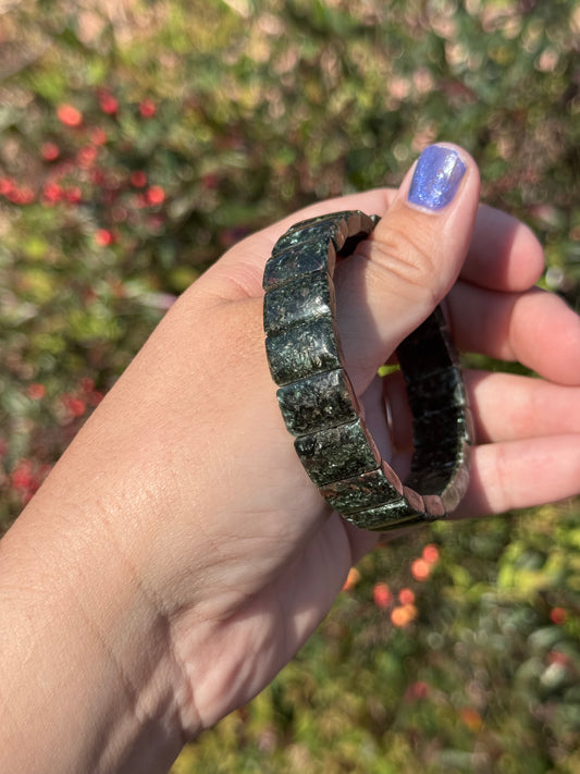 Seraphinite soft bangle