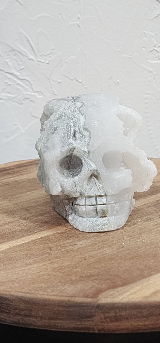 Flourite with quartz skull